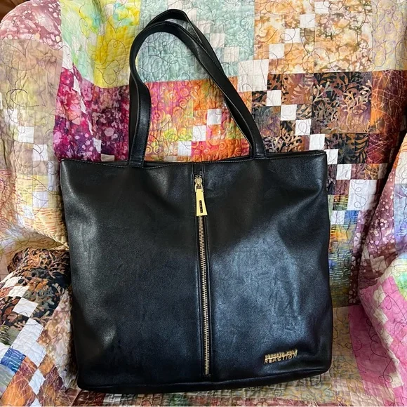 Kenneth cole reaction black purse hotsell
